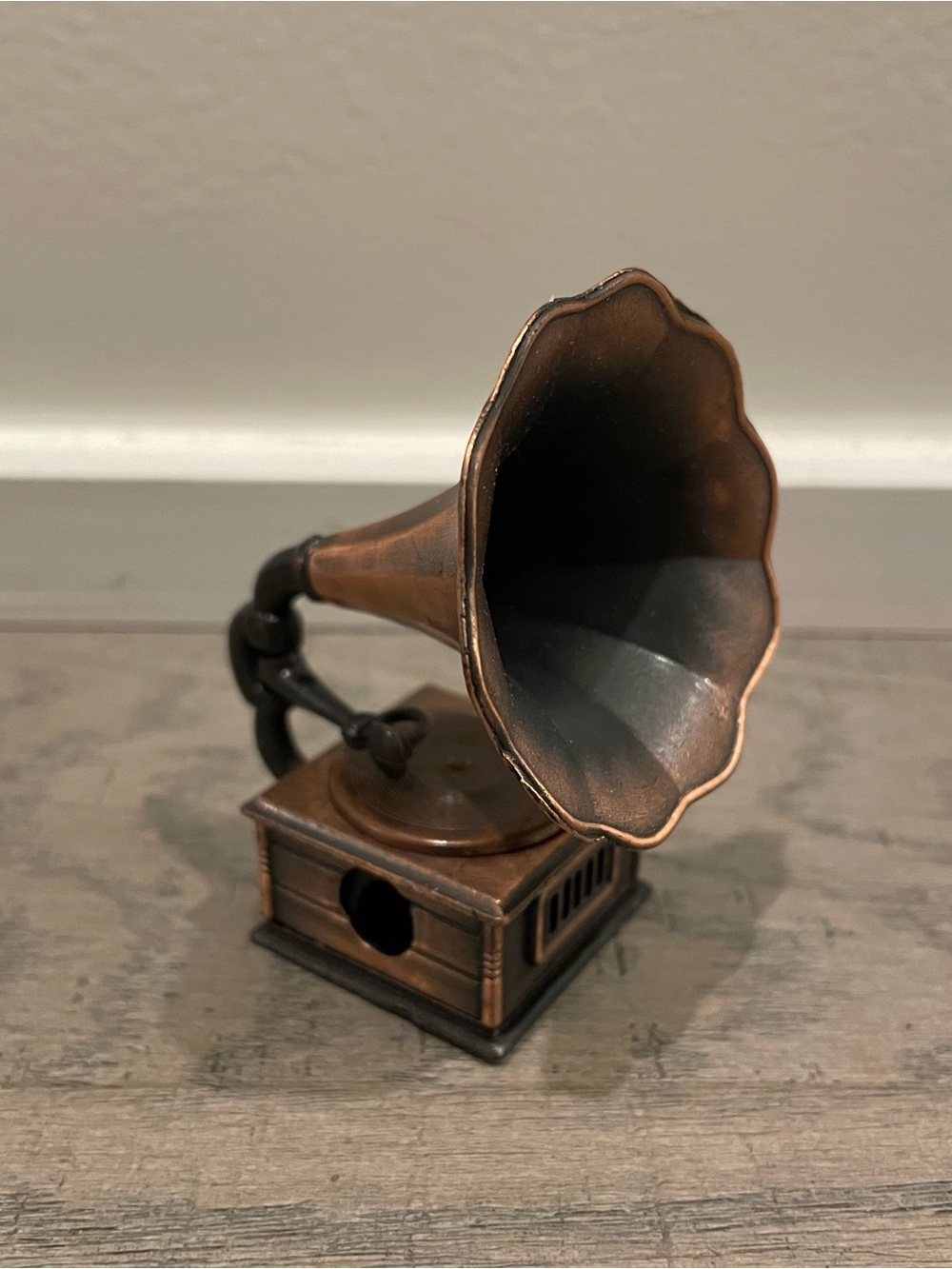 Antique finished Dollhouse Gramophone Phonograph Pencil Sharpener